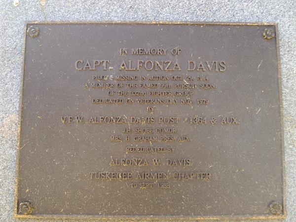 Plaque In Memory of Capt. Alfonza Davis of the Tuskegee Airmen